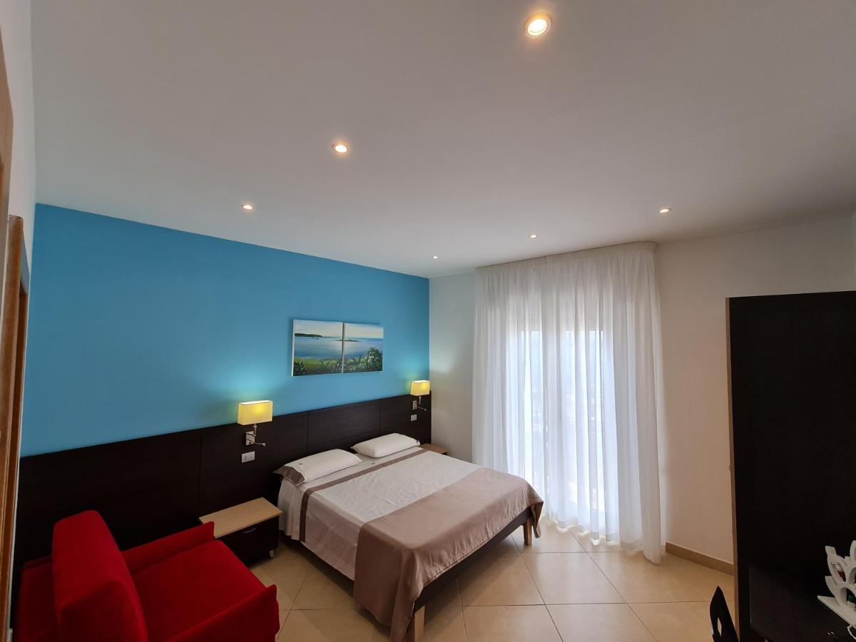 Il Vascello Hotell Porto Cesareo Exteriör bild