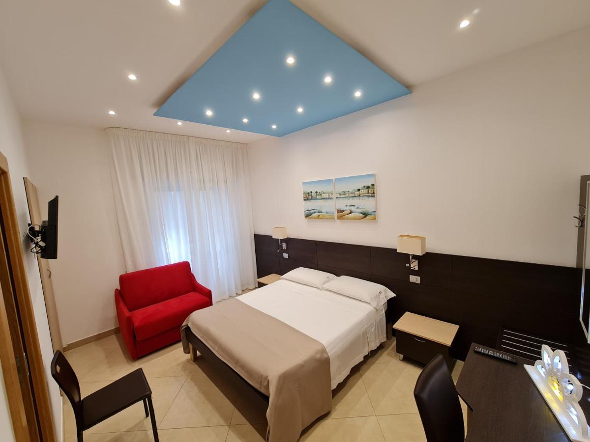 Il Vascello Hotell Porto Cesareo Exteriör bild