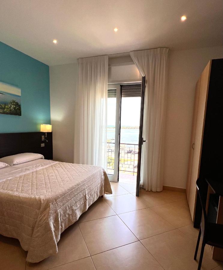 Il Vascello Hotell Porto Cesareo Exteriör bild
