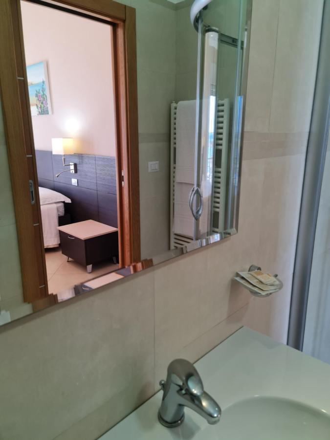 Il Vascello Hotell Porto Cesareo Exteriör bild