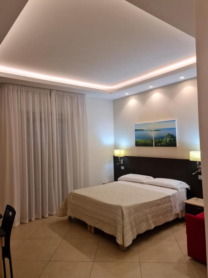 Il Vascello Hotell Porto Cesareo Exteriör bild