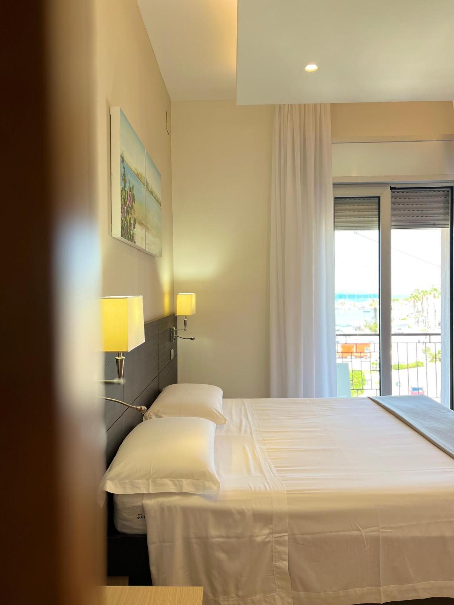 Il Vascello Hotell Porto Cesareo Exteriör bild