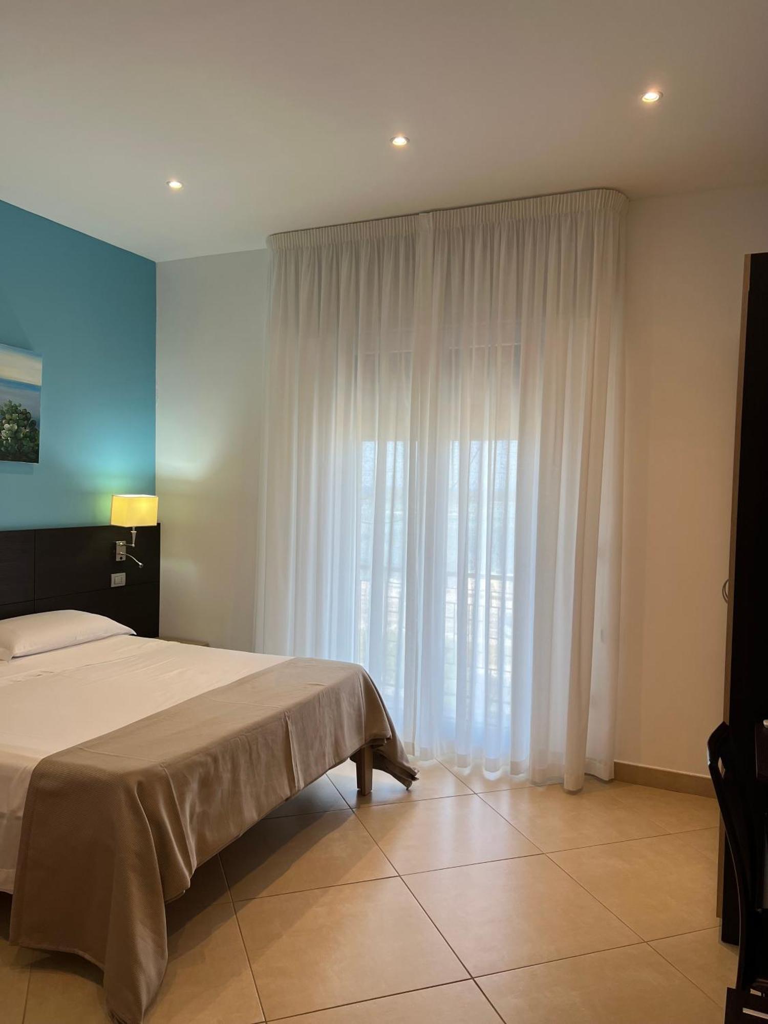 Il Vascello Hotell Porto Cesareo Exteriör bild