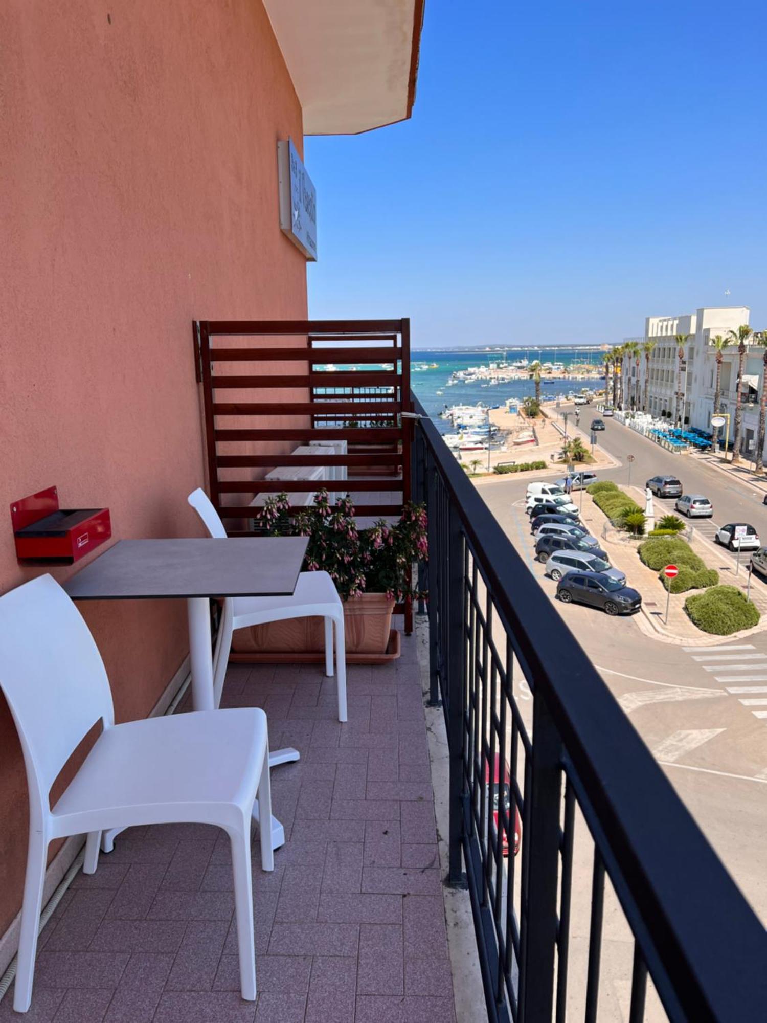Il Vascello Hotell Porto Cesareo Exteriör bild